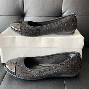 Karen Scott Ambree Flats 6M